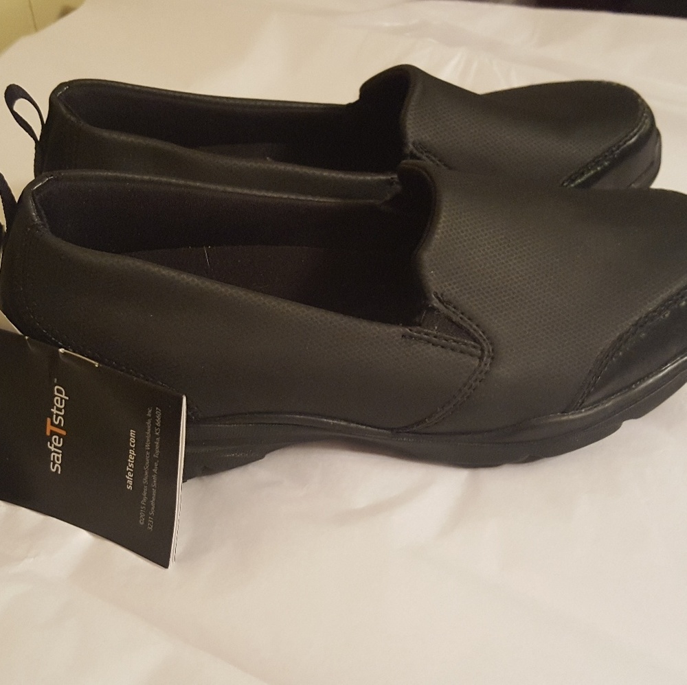 NWT Safe t step comfort shoes size 6.5 W